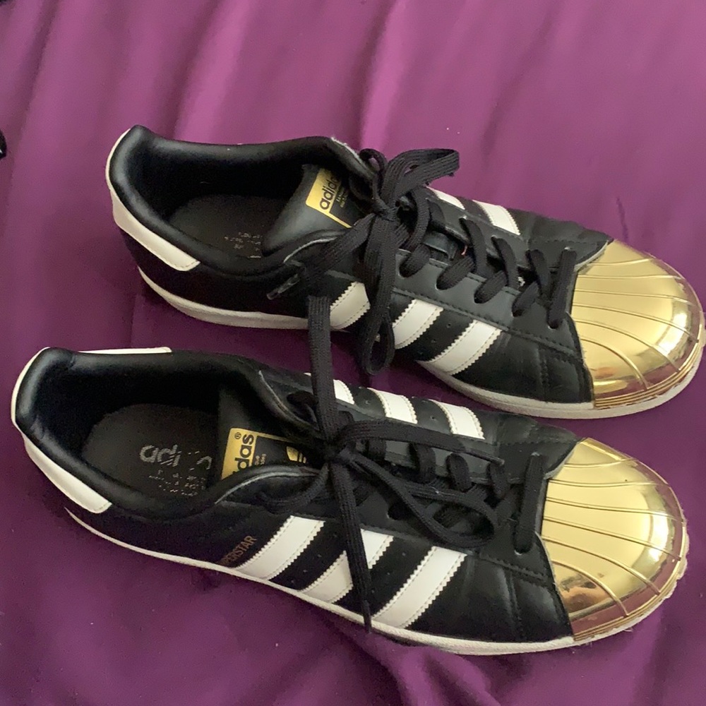 Adidas superstar limited edition gold toe